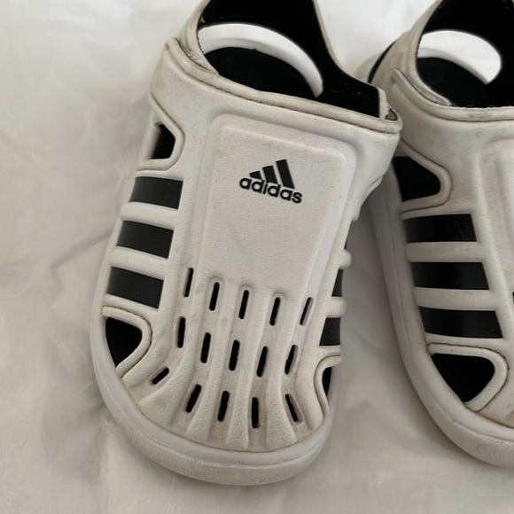 Adidas toddler sandals size 6 - Picture 4 of 8